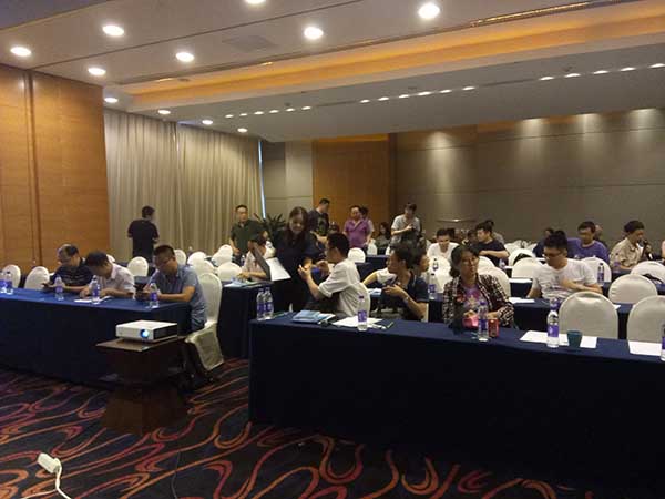 國強公司總經理郭美錦教授在2018梅特勒過程分析產品技術交流會作報告